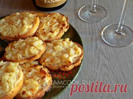 Бутерброды с сыром и ананасами — рецепт с фото Бутерброды с пикантной начинкой. Прекрасны как аперитив или закуска на праздничный стол.