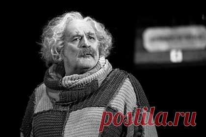 Умер народный артист России Борис Невзоров. Умер российский актер театра и кино Борис Невзоров. Народный артист России скончался на 73-м году жизни. Известно, что причиной смерти стали осложнения после коронавируса. Широкой публике Невзоров известен по таким фильмам и сериалам, как «Дурак», «Русь изначальная», «Майор», «Марш Турецкого», «Каменская» и другим.