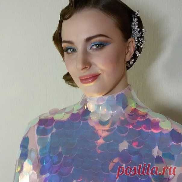 Beauty-уход делает женщину статной красавицей. А также помогает сохранить активность и позитивный взгляд на жизнь. Это касается не только зрелых женщин и тех, кто готовится к смене работы ритмов организма. Учитывая, нездоровую экологию Красноярска, для сохранения молодости, физической привлекательности, всем, абсолютно всем женщинам необходимо хотя бы раз в месяц сходить на салонные процедуры, необходимые для оздоровления внешнего вида, волос, тела.
Показать полностью...