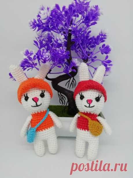 Кролик в кепке