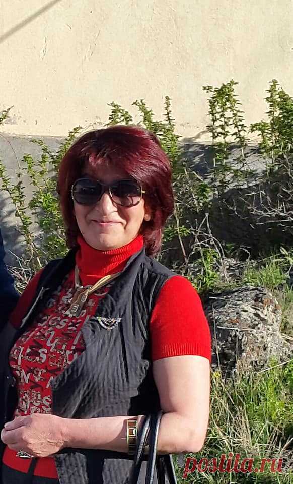 Հայոց հսկաների`ԱՐԱՐԱՏԻ եւ ԱՐԱԳԱԾԻ հովանու ներքո🌼
Ծանրաբեռնված ու հոգնեցուցիչ աշխատանխային խորհրդակցությունից հետո օրն առավել հաճելի ավարտ ունեցավ: Գործընկերներիս հետ ոչ միայն հաճելի ժամանակ անցկացրինք,այլև հիշողության գիրկն ուղարկվող գեղեցիկ լուսանկարներ ունեցանք մայիսյան ծաղկունք ապրող հայրենի Ապարանիս գեղատեսիլ բնաշխարհի գրկում`բիբլիական հաոց լեռների վեհաշուք տեսքով զմայլված.....