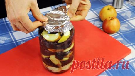 Крайне нежная печень в банке В зависимости от способа приготовления, куриная печень может иметь в готовом виде совершенно разный вкус. Она бывает сухой, сочной, жесткой, рассыпчатой. Если вы любите нежную печень, тогда обязательно попробуйте этот простой рецепт. Ингредиенты: куриная печень – 900 гр.; яблоки – 2 шт.; лук – 1
