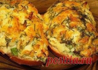 "Ленивчики"

Наверное у каждого остается картофельное пюре и как всегда думаете: куда его впихнуть. Предлагаю приготовить это ленивое блюдо. Можно назвать их ленивые пирожки, можно горячие бутерброды. Но суть не в названии, а в том,что это очень вкусно.
У нас есть хлебушек или батон или лаваш, что под рукой найдется.
Показать полностью…