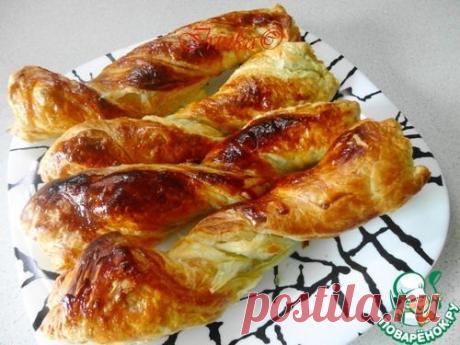 Завертоны из слоеного теста с маринованным куриным филе