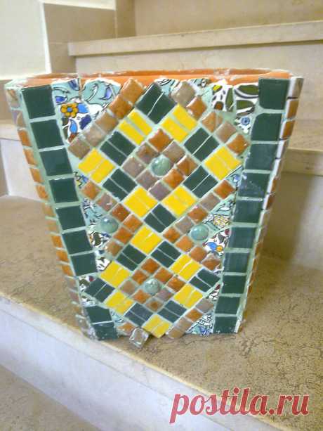 mosaic 547 | Green pot | S. Goren | Flickr
