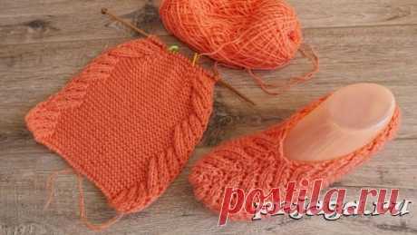 Коралловые кружевные следки спицами