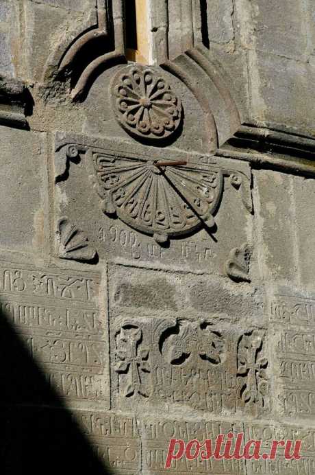 Արևային ժամացույց (Հաղարծին)