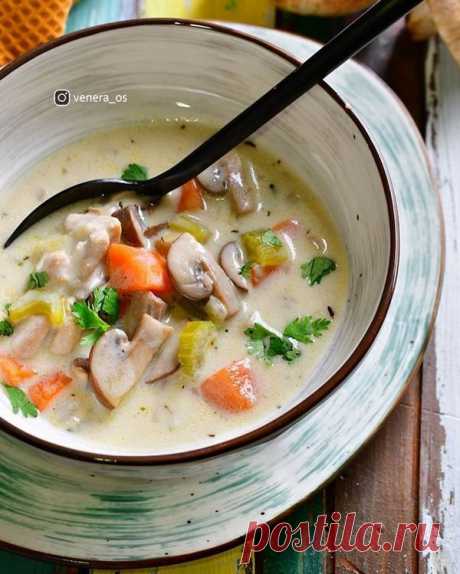 Сливочный суп с грибами, овощами и курицей - Первые блюда