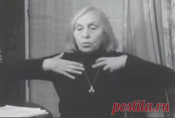 Дыхательная гимнастика Стрельниковой: уникальная методика оздоровления!

Дыхательная гимнастика Стрельниковой – это немедикаментозный оздоровительный метод, созданный на рубеже 30-40-х годов в качестве способа восстановления певческого голоса. В 1972 году автор метода, педагог-фониатор Александра Николаевна Стрельникова, получила авторское свидетельство на свою разработку, прошедшую процедуру регистрации Государственным Институтом патентной экспертизы.

Поскольку пение явл...