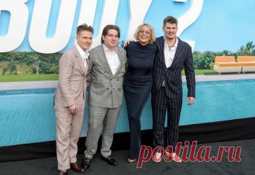 Шэрон Стоун вышла в свет с сыновьями: редкий семейный момент на премьере | Лучшее из 90-х | Дзен