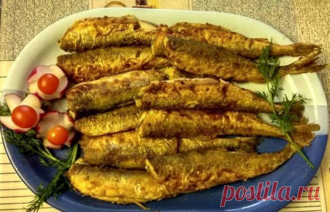 Рыба «по-ленинградски»: незабываемый вкус советских столовых у себя на кухне Каждый, кто хотя бы в детстве застал советские столовые, должен помнить такое не замысловатое на первый взгляд блюдо, как жареная рыба, которая чаще всего подавалась вместе с отварным картофелем....