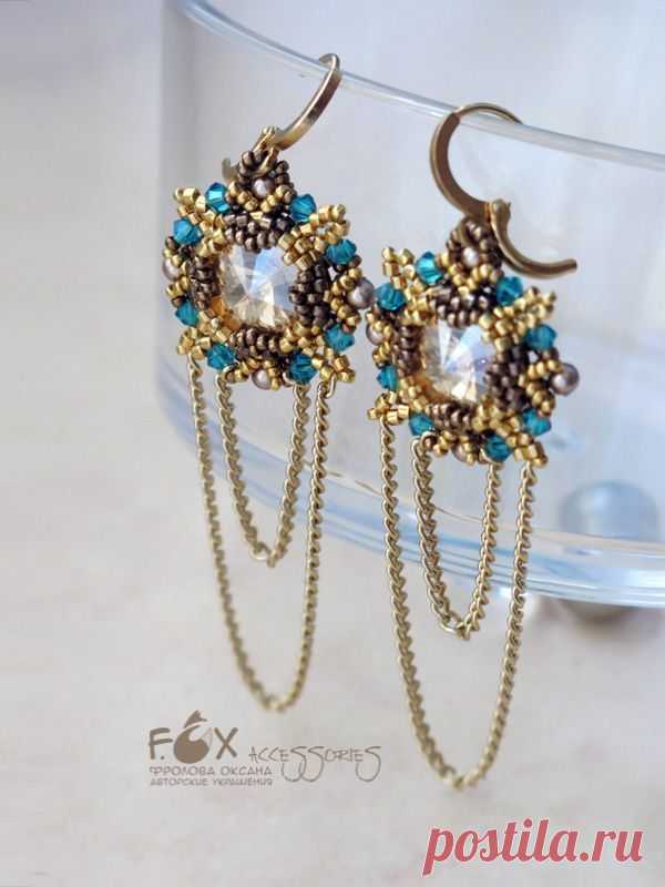 Серьги "Осенний бриз" с кристаллами Сваровски и цепочками | biser.info - всё о бисере и бисерном творчестве