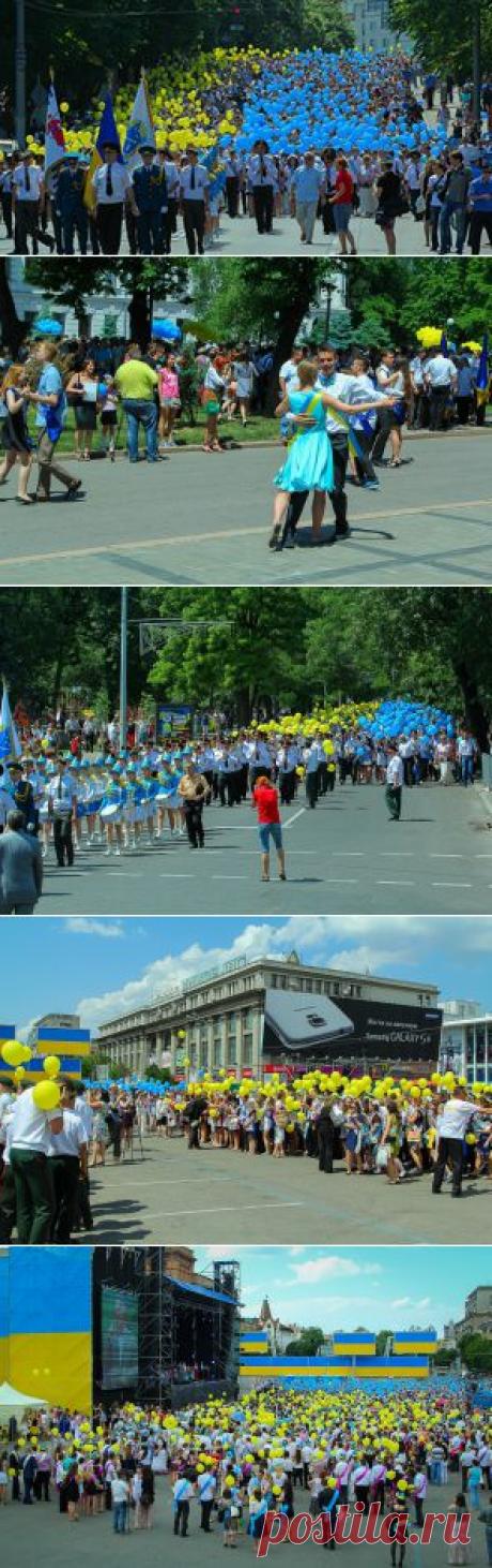 В Днепропетровске прошел грандиозный парад выпускников - Днепропетровск