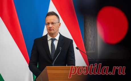 МИД Венгрии назвал условия блокировки 12-го пакета санкций против России. Петер Сийярто назвал красной линией меры против российских энергетики, нефти, газа и атомной энергии. Глава МИДа считает, что ограничения больше вредят экономике ЕС и санкции не должны затронуть тех, «кто спас жизни венгров»