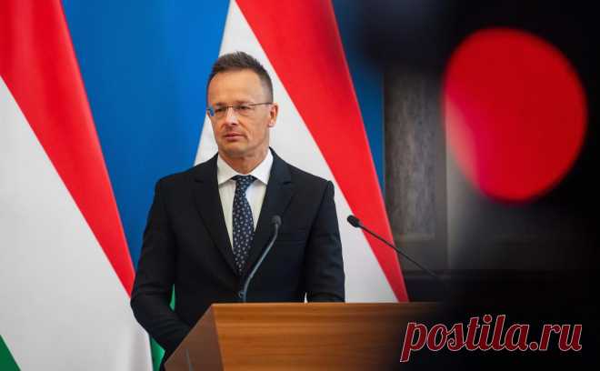 МИД Венгрии назвал условия блокировки 12-го пакета санкций против России. Петер Сийярто назвал красной линией меры против российских энергетики, нефти, газа и атомной энергии. Глава МИДа считает, что ограничения больше вредят экономике ЕС и санкции не должны затронуть тех, «кто спас жизни венгров»