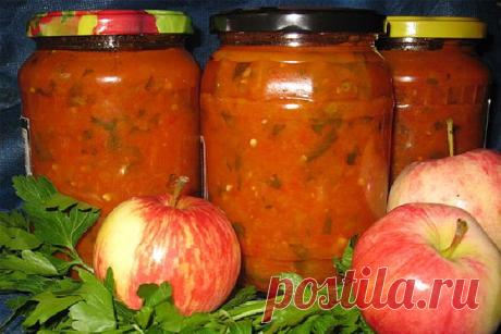 Острая аджика с яблоками