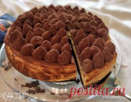 Кремовый тирамису-чизкейк . Ингредиенты: печенье шоколадное, сахар коричневый, сливочное масло