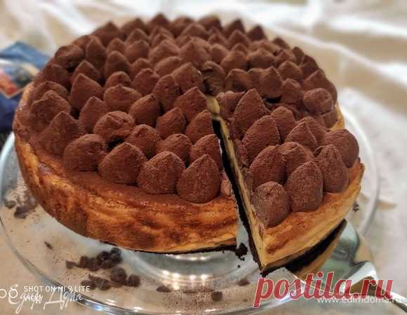 Кремовый тирамису-чизкейк . Ингредиенты: печенье шоколадное, сахар коричневый, сливочное масло