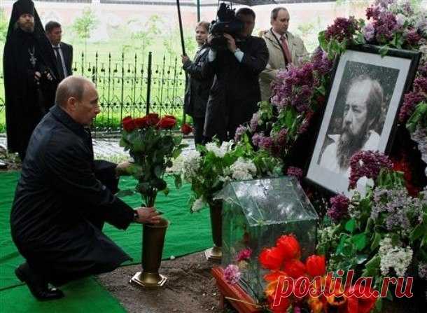 О Солженицыне: поэтом можешь ты не быть, но антисоветчиком быть обязан!