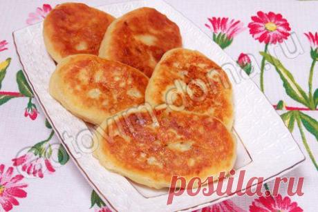 Рецепт: Пирожки с яблоками на творожном тесте