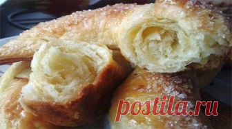 Безумно вкусные и нежные рогалики из творожного теста Безумно вкусные и нежные рогалики из творожного теста! Они великолепны с любой начинкой и даже совсем без начинки.