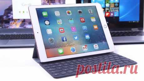 Сможет ли iPad Pro заменить ноутбуки и компьютеры? Эра гигантомании продолжается – производители предлагают рынку гаджеты все больших и больших размеров, наделяя их при этом абсолютно неожиданными предназначениями. В конце прошлого года Apple вывела на рынок 12,9-дюймовый iPad Pro и во всеуслышание заявила о конце эпохи традиционных ноутбуков. Глава компании Apple Тим Кук выразился довольно резко и бескомпромиссно: «Я считаю, что iPad Pro заменит ноутбук или настольный компьютер для многих…