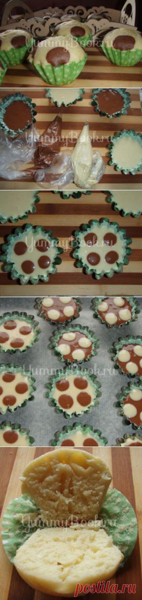 Маффины интересные - пошаговый рецепт с фото
Предлагаю испечь маффины в горошек)! Когда я вчера вечером увидела этот рецепт, то моментально захотелось его попробовать. Рецепт как всегда проще простого. По времени с выпеканием занимает 40-50 минут от силы. Зато в результате имеем красивые и вкусные кексы, с ароматом молока)!