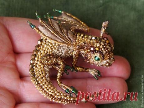 Купить Брошь дракон "Голди". Брошь бисер. Вышитый дракончик. Золотой дракон - брошь, брошка