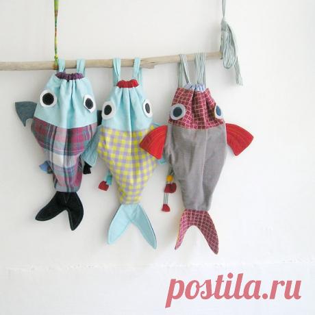 Детские рюкзачки, сумочки своими руками - рыбки и мышки. Шитье из ткани / Сумочки, пеналы, чехол для мобильного, для айпада своими руками - выкройки, фото / КлуКлу. Рукоделие - бисероплетение, квиллинг, вышивка крестом, вязание