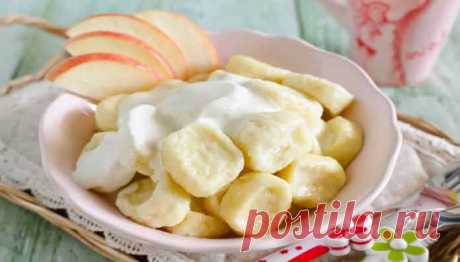 Самые вкусные ленивые вареники из творога рецепт Самые вкусные ленивые вареники из творога рецепт простой и пошаговый. Супер-рецепт ленивых вареников, который спасает в любой ситуации. Ленивые вареники с творогом потому и называются ленивыми, что готовятся очень быстро и просто.