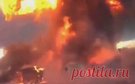 Взрыв на АЗС в Грозном с камеры на шлеме пожарного. Появилось видео, на котором видно взрыв на автозаправочной станции в Грозном, который прогремел 12 октября.