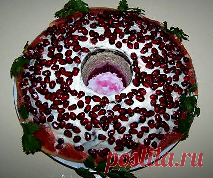 Рецепт: Салат "Гранатовый браслет" » НОВОГОДНИЕ РЕЦЕПТЫ С ФОТО: РЕЦЕПТЫ САЛАТОВ, РЕЦЕПТЫ ТОРТОВ