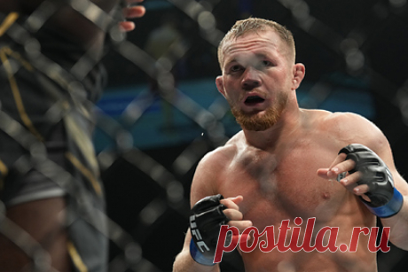 Британцы включили Петра Яна в семерку лучших бойцов UFC. Британский The Independent представил собственный рейтинг спортсменов Абсолютного бойцовского чемпионата (UFC) без учета весовых категорий. Примечательно, что россиянин Петр Ян попал в семерку, обойдя американцев Стипе Миочича (8), Колби Ковингтона (9) и Дастина Порье (10).