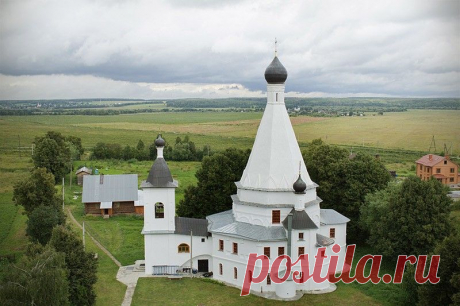 Храм Воскресения Христова в селе Городня