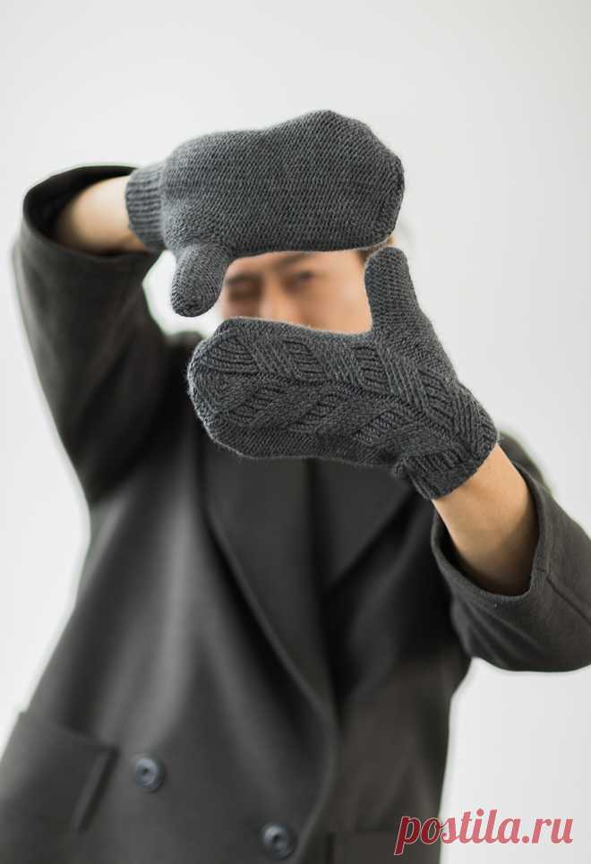 TAKKEDE . MITTS BY AINUR BERKIMBAYEVA