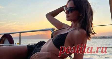 Алеся Кафельникова снялась в купальнике и восхитила фанатов - KarLiam/новости Российская супермодель Алеся Кафельникова снялась на яхте в купальнике и восхитила фанатов. Соответствующими снимками она поделилась на своей странице в