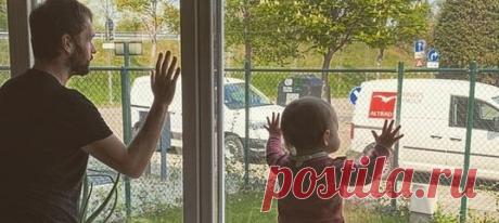 «С ребенком все в порядке?»: папа-шутник создает смешные фото, от которых мама хватается за сердце Смотреть только тем, у кого есть чувство юмора!..