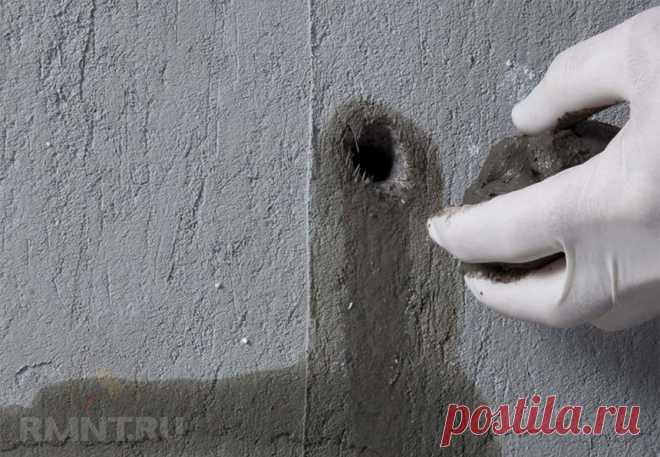 Гидропломба для заделки течей в бетоне и колодце Один из лучших способов ликвидировать течь в бетонных стенах или колодце — гидропломба, которая достаточно дешёва и проста в применении. Не только в ветхих бетонных сооружениях приходится бороться с протечками, это также справедливо и для новостроек, где нарушалась технология заливки или сборки железобетонных конструкций.