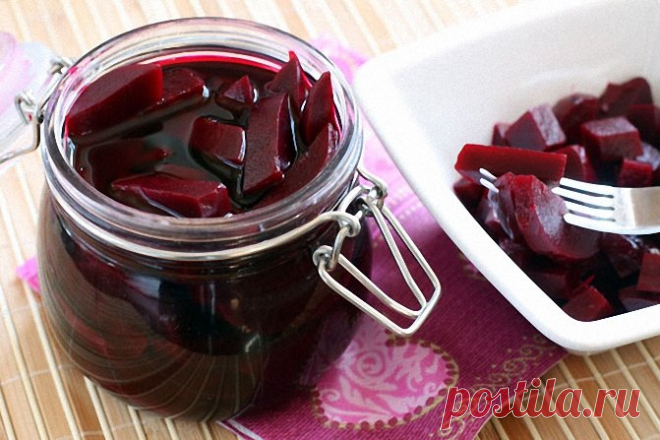 Маринованная свекла – полезно, вкусно и удобно! Для маринования нам понадобится:Свекла – 500 граммЛук репчатый – одна крупная головка, примерно 150 граммВода – 0,4 литраУксус (лучше всего взять уксус 6% винный, или яблочный.) - 150 граммСоль – 1 столовая ложкаСахар – 5 столовых ложекЧерный перец – 5 – 7 горошин Душистый перец – 3 – 4...