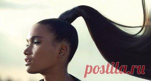 Витаминные добавки в шампуни

При мытье волос добавляем в шампунь витамины A, B, PP, C, B12, P6 в ампулах 
Волосы становятся очень блестящими, с сумасшедшим объемом.
: в чашку налить шампунь (на два намыливания) добавить витамины (все сразу) можно кстати и по отдельности, перемешиваем и моем голову.
Когда намыливаем второй раз, оставляем шампунь на волосах минут на 5, потом смываем.После первого раза заметите, что объем стал просто сумасшедший,что волосы на много меньше стали выпадать.