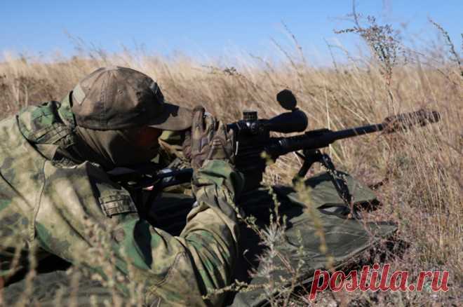 Дуэль с «волчицей». Российский боец в перестрелке уничтожил снайпершу ВСУ. Обстоятельства того боя с женщиной-снайпером боец с позывным Кобальт помнит отчетливо. Вражеская пуля пролетела в миллиметре от головы, оставив шанс на ответный выстрел.