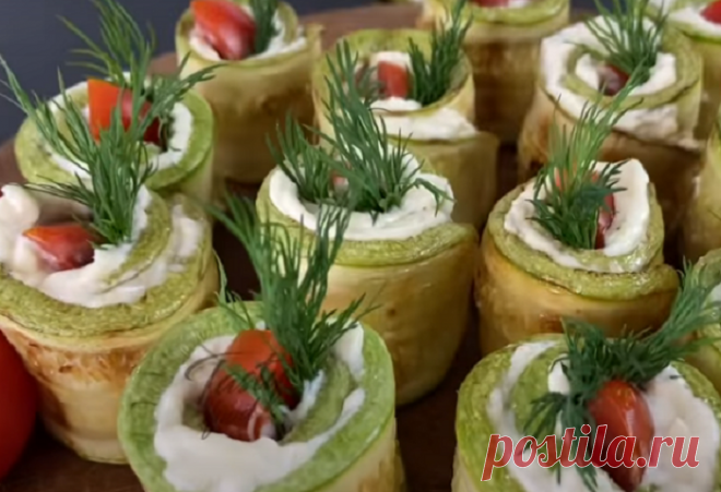Отличная закуска на праздничный стол и не только. Кабачки в виде рулетиков всегда эффектно смотрятся, а готовятся проще простого