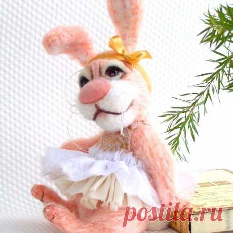 Розовая Зайка Тедди захотела стать балериной!  Мечты сбываются!😊❤#gift #деньвлюбленных #деньсвятоговалентина #валентинка  #toyforsale #toyphoto  #fabby_handmade #lovly #topcreator #livemaster #handcraft #teddy #teddyfriends #artbear #villy_vanilly_shop #teddyfriends  #talant_v_rukah  #artteddy #cute #amigurumi #weamiguru  #loveteddy#интересно #ooak #our_golden_hands #bunny#balerina #robbit #розовая #pink