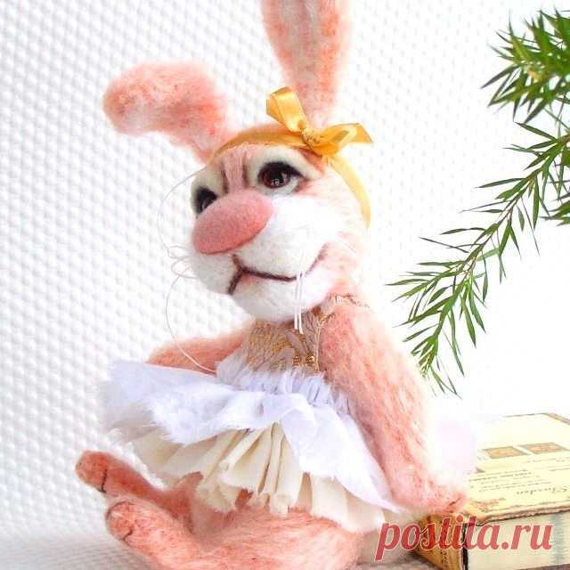 Розовая Зайка Тедди захотела стать балериной!  Мечты сбываются!😊❤#gift #деньвлюбленных #деньсвятоговалентина #валентинка  #toyforsale #toyphoto  #fabby_handmade #lovly #topcreator #livemaster #handcraft #teddy #teddyfriends #artbear #villy_vanilly_shop #teddyfriends  #talant_v_rukah  #artteddy #cute #amigurumi #weamiguru  #loveteddy#интересно #ooak #our_golden_hands #bunny#balerina #robbit #розовая #pink