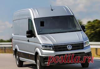 Volkswagen Crafter / Фольксваген Крафтер.
Мы всегда видели Crafter как сверхразмерный Transporter, потому что это большой фургон, который больше всего похож на автомобиль, и он упакован приличными технологиями