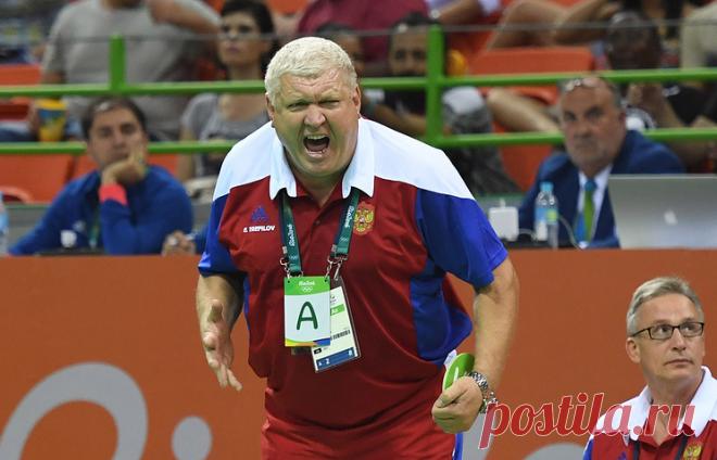Женская сборная России по гандболу завоевала золотые медали Олимпийских игр, в финале обыграв команду Франции со счетом 22:19. Россиянки не потерпели на олимпийском турнире ни одного поражения. Главный тренер женской сборной России по гандболу Евгений Трефилов. © EPA/MARIJAN MURAT, архив. Подробнее на ТАСС: http://tass.ru/sport/3554283  |  ТАСС: Спорт - Глава ОКР назвал тренера российских гандболисток Евгения Трефилова гениальным специалистом