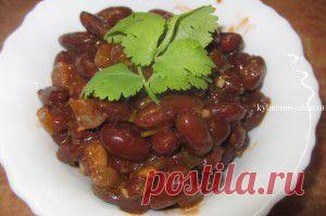 ЛОБИО ИЗ КРАСНОЙ ФАСОЛИ ПО-ГРУЗИНСКИ | КУЛИНАРНЫЙ ЭДЕМ У СЕБЯ ДОМА
В переводе с грузинского языка «лобио» означает «фасоль». Таким образом называют блюда, состоящие из вареной фасоли, а в грузинской кухне их существует великое множество. Блюда-лобио отличаются величиной, сортами, цветом, степенью развара, формой, характером окраски и приправами. Лобио из красной фасоли по-грузински — как раз одно из таких разновидностей, которое является полезным, вкусным и достаточно недорогим блюдом.