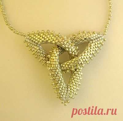 (12) one of my celtic trefoils from Diane Fitzgerald's Shaped Beadwork | Треугольники