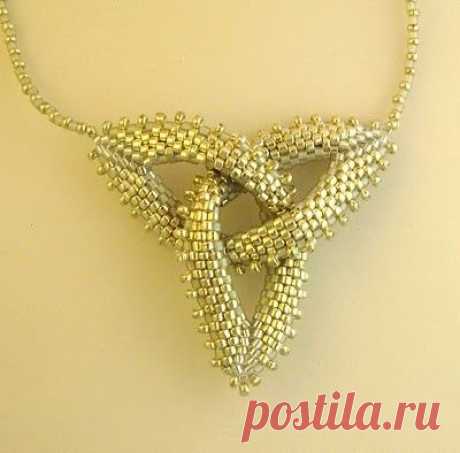 (12) one of my celtic trefoils from Diane Fitzgerald's Shaped Beadwork | Треугольники