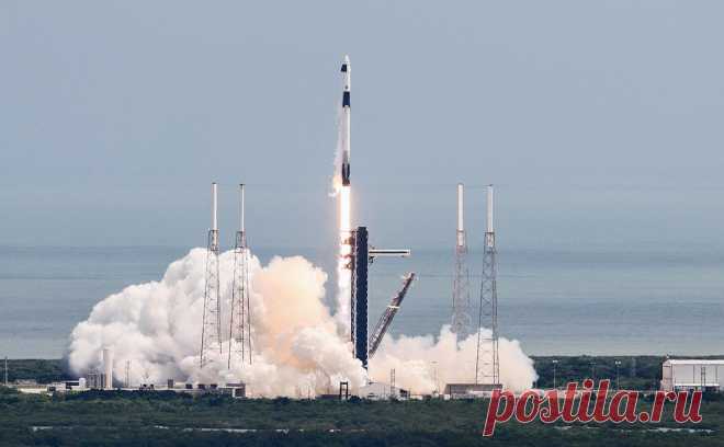 SpaceX запустила к МКС корабль с россиянином и американцем. К МКС стартовал Crew Dragon с россиянином Горбуновым и американцем Хейгом. Горбунов стал 25-м российским космонавтом, вошедшим в состав экипажа американского корабля в рамках программы перекрестных полетов